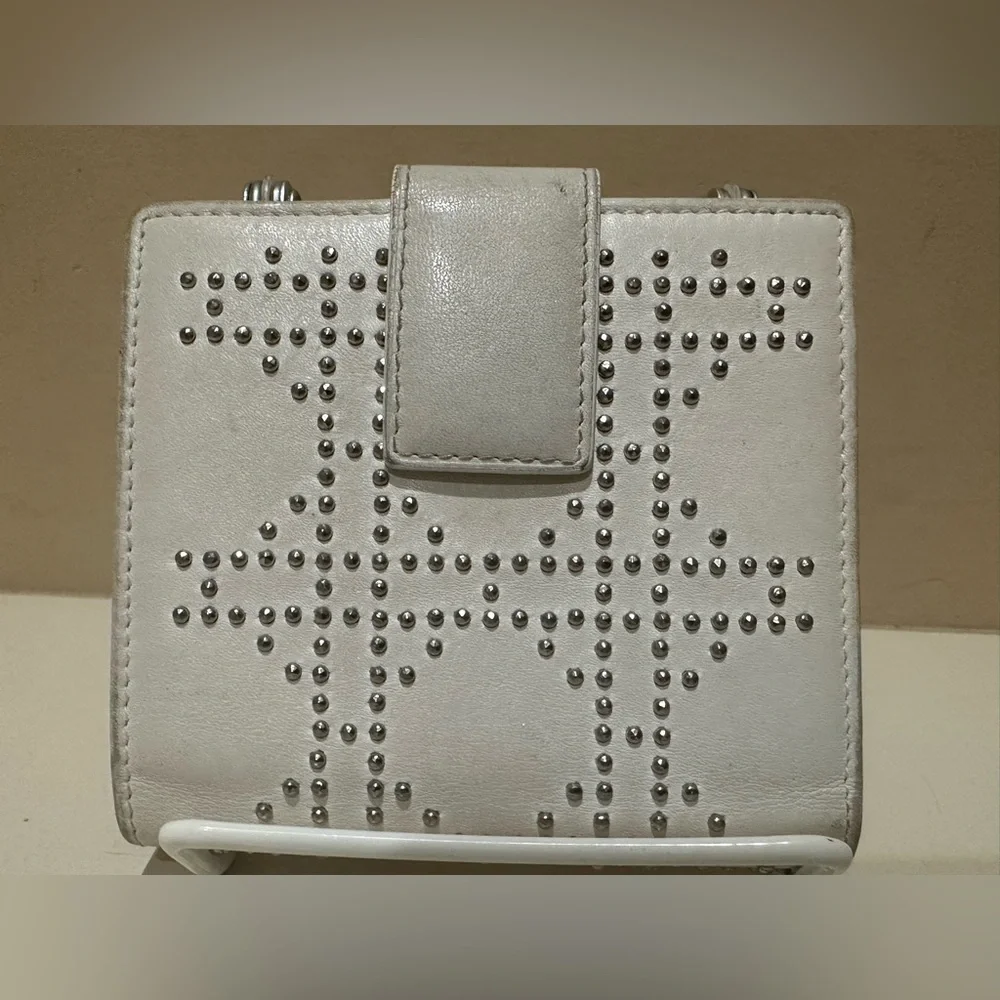 Dior very nice
